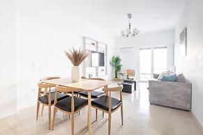 Charming Seaside Apartment Elegant 2BR in Glyfada