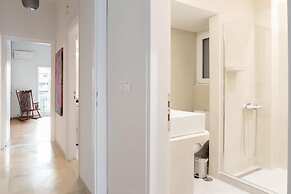 Charming Seaside Apartment Elegant 2BR in Glyfada
