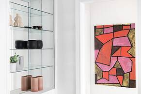 Charming Seaside Apartment Elegant 2BR in Glyfada