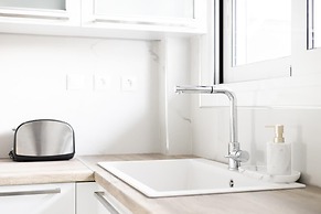 Charming Seaside Apartment Elegant 2BR in Glyfada