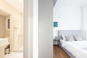 Charming Seaside Apartment Elegant 2BR in Glyfada