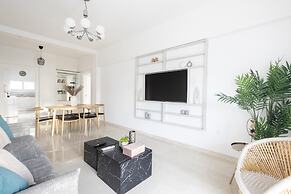Charming Seaside Apartment Elegant 2BR in Glyfada