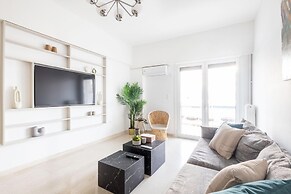 Charming Seaside Apartment Elegant 2BR in Glyfada
