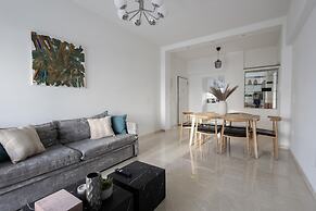 Charming Seaside Apartment Elegant 2BR in Glyfada