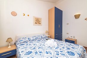 Il Borgo 10/8 700mt From The Beach