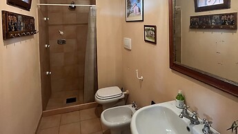 Tuscan Villa 5mins From Beach, Sleeps 8, ev Point