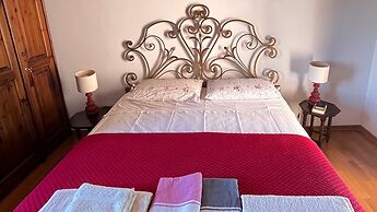 Tuscan Villa 5mins From Beach, Sleeps 8, ev Point