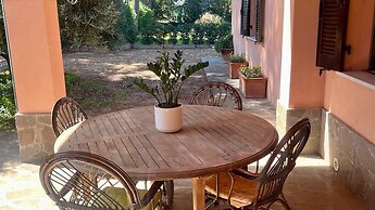 Tuscan Villa 5mins From Beach, Sleeps 8, ev Point