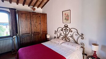 Tuscan Villa 5mins From Beach, Sleeps 8, ev Point