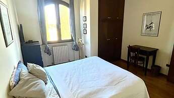 Tuscan Villa 5mins From Beach, Sleeps 8, ev Point