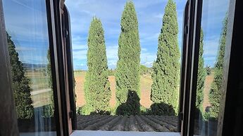 Tuscan Villa 5mins From Beach, Sleeps 8, ev Point