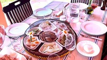 Tuscan Villa 5mins From Beach, Sleeps 8, ev Point