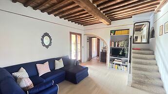 Tuscan Villa 5mins From Beach, Sleeps 8, ev Point