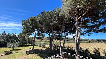 Tuscan Villa 5mins From Beach, Sleeps 8, ev Point