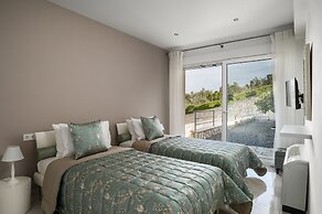 Euphoria Seaview Residences with Shared Pool by Konnect