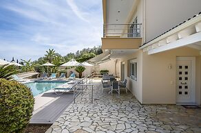 Euphoria Seaview Residences with Shared Pool by Konnect