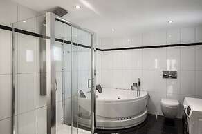 Euphoria Seaview Residences with Shared Pool by Konnect