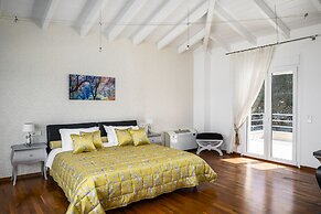 Euphoria Seaview Residences with Shared Pool by Konnect