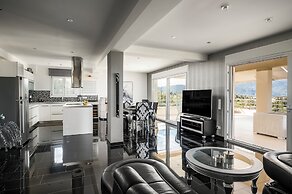 Euphoria Seaview Residences with Shared Pool by Konnect