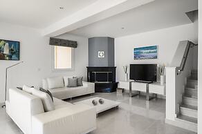 Euphoria Seaview Residences with Shared Pool by Konnect