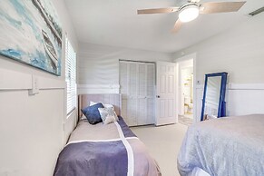 Crystal River Home: 2 Mi to Three Sisters Springs!
