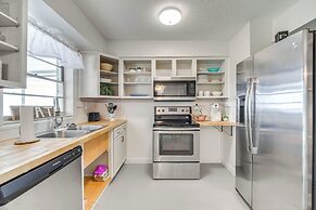 Crystal River Home: 2 Mi to Three Sisters Springs!