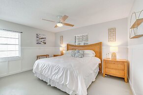 Crystal River Home: 2 Mi to Three Sisters Springs!