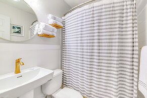 Crystal River Home: 2 Mi to Three Sisters Springs!