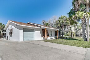 Crystal River Home: 2 Mi to Three Sisters Springs!