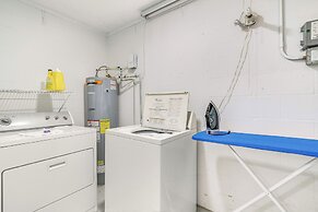 Crystal River Home: 2 Mi to Three Sisters Springs!