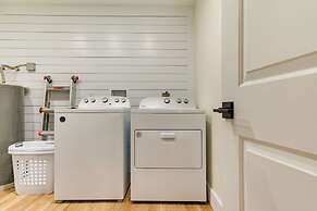 Idyllic Tampa Home w/ Private Pool: 11 Mi to Beach