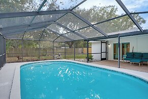Idyllic Tampa Home w/ Private Pool: 11 Mi to Beach