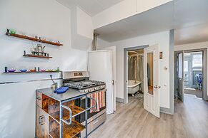 Close to Casinos + Trails: Historic Victor Cottage