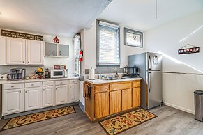 Close to Casinos + Trails: Historic Victor Cottage