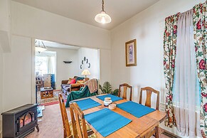 Close to Casinos + Trails: Historic Victor Cottage