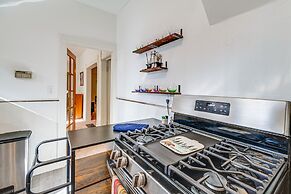 Close to Casinos + Trails: Historic Victor Cottage