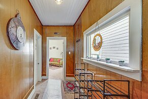 Close to Casinos + Trails: Historic Victor Cottage