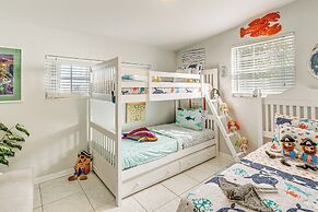 Port Charlotte Paradise w/ Private Outdoor Oasis!