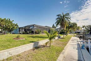 Port Charlotte Paradise w/ Private Outdoor Oasis!