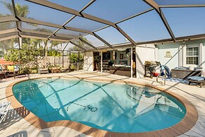 Port Charlotte Paradise w/ Private Outdoor Oasis!