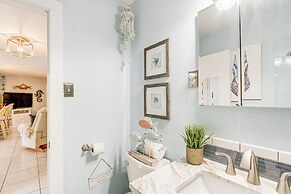 Port Charlotte Paradise w/ Private Outdoor Oasis!