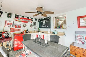 Port Charlotte Paradise w/ Private Outdoor Oasis!