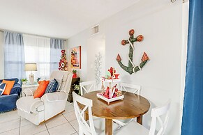 Port Charlotte Paradise w/ Private Outdoor Oasis!