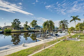Port Charlotte Paradise w/ Private Outdoor Oasis!