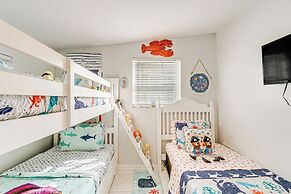 Port Charlotte Paradise w/ Private Outdoor Oasis!