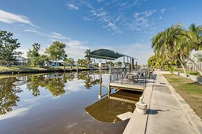 Port Charlotte Paradise w/ Private Outdoor Oasis!