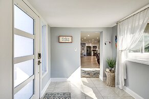 Palm Coast Home w/ Screened Patio, 3 Mi to Beach!