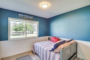 Palm Coast Home w/ Screened Patio, 3 Mi to Beach!