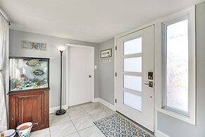 Palm Coast Home w/ Screened Patio, 3 Mi to Beach!