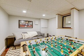 Niantic Duplex w/ Deck < 1 Mi to Beach + Boardwalk